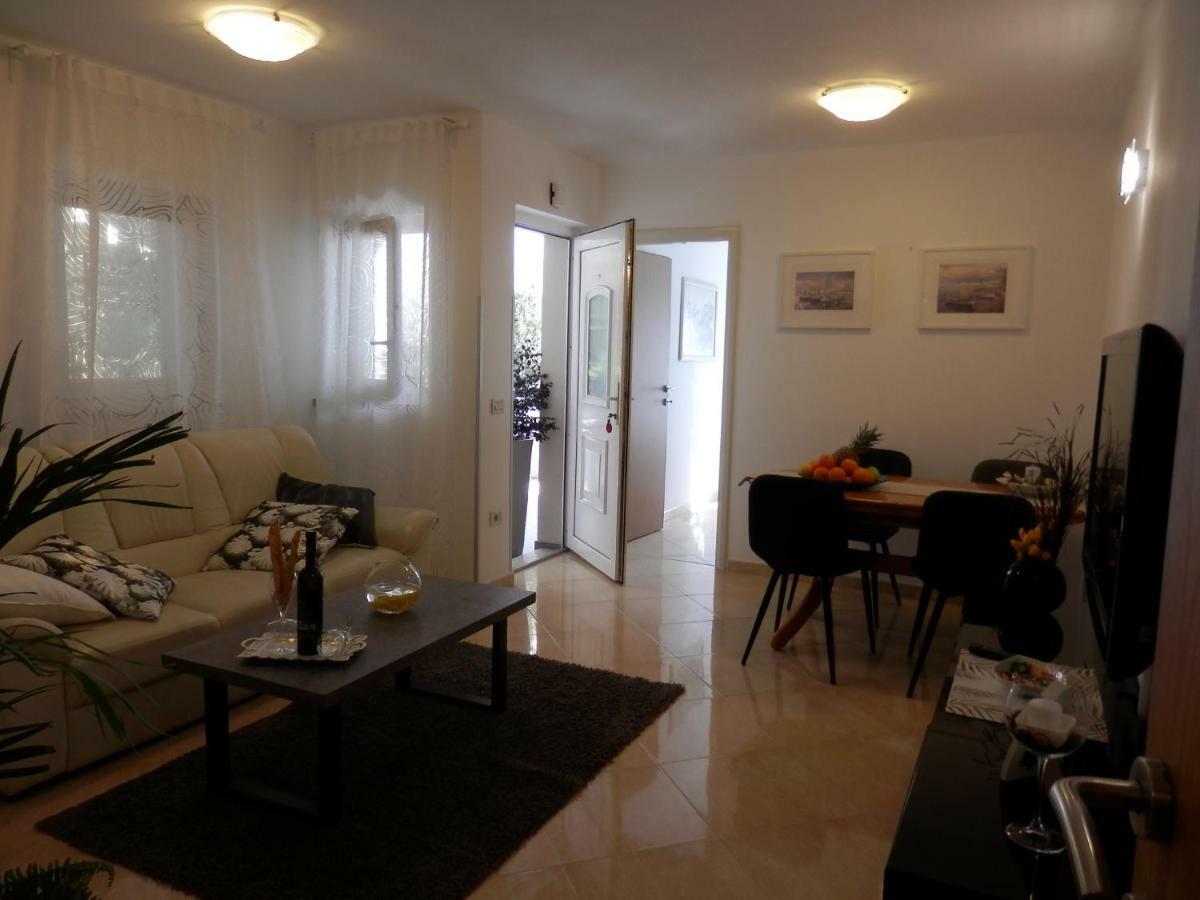 Melody Apartment Пореч Экстерьер фото