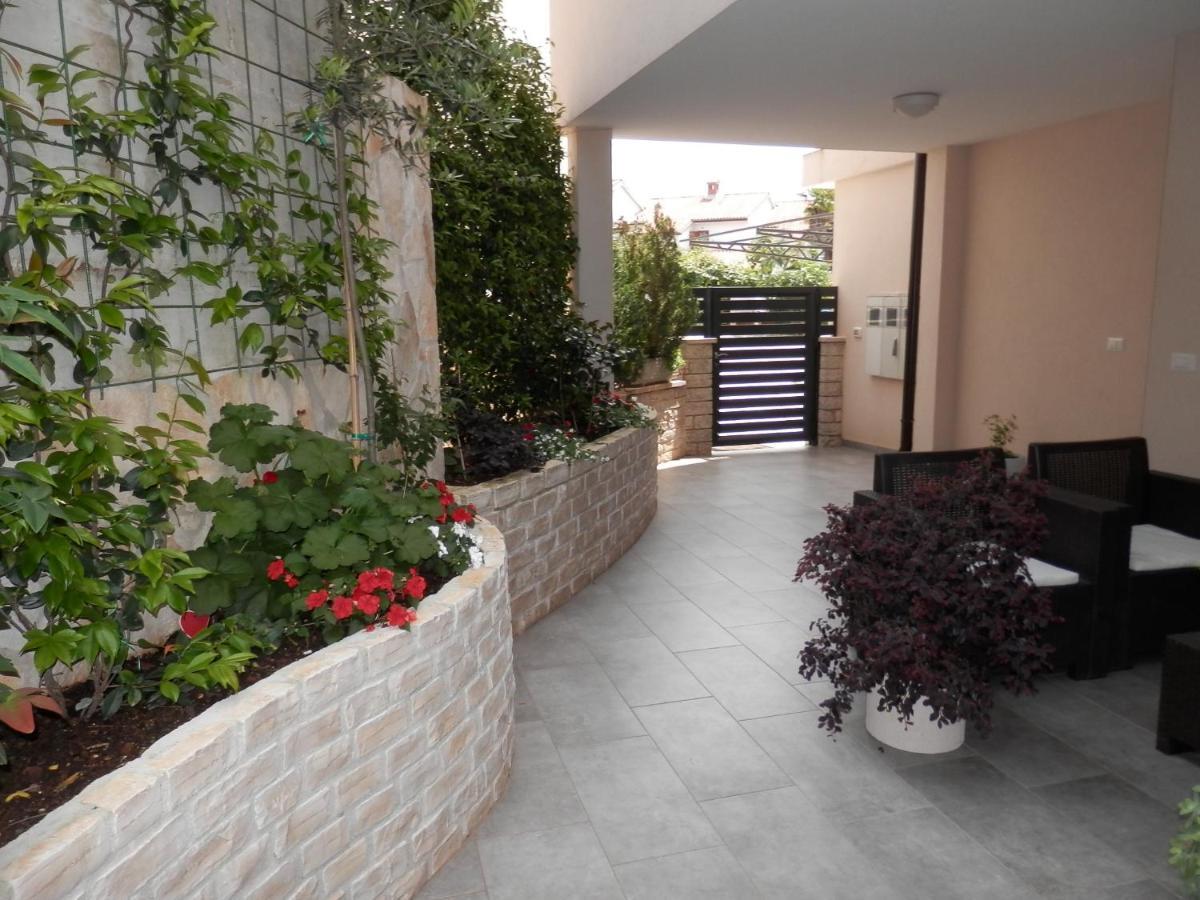 Melody Apartment Пореч Экстерьер фото
